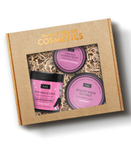 LaQ Magnolia and Pink Pepper set includes a cleansing sugar scrub 220 g, a rich moisturizing body cream 220 g and a light, intensively moisturizing facial cleansing mousse 40 g in a jar in a cardboard box on wood wool