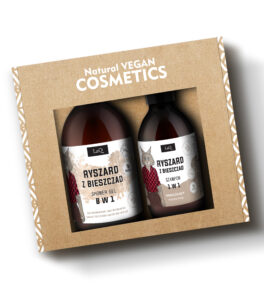 Ryszard z Bieszczad men's cosmetics set includes a shower gel in a 500 ml brown bottle with a pump and a moisturizing shampoo in a 300 ml brown bottle with a pump in a gift box on the insert