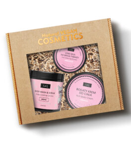 LaQ Peony set, cleansing sugar scrub 220 g, rich nourishing body cream 220 g and light nourishing face wash mousse 40 g in a box on wool wood