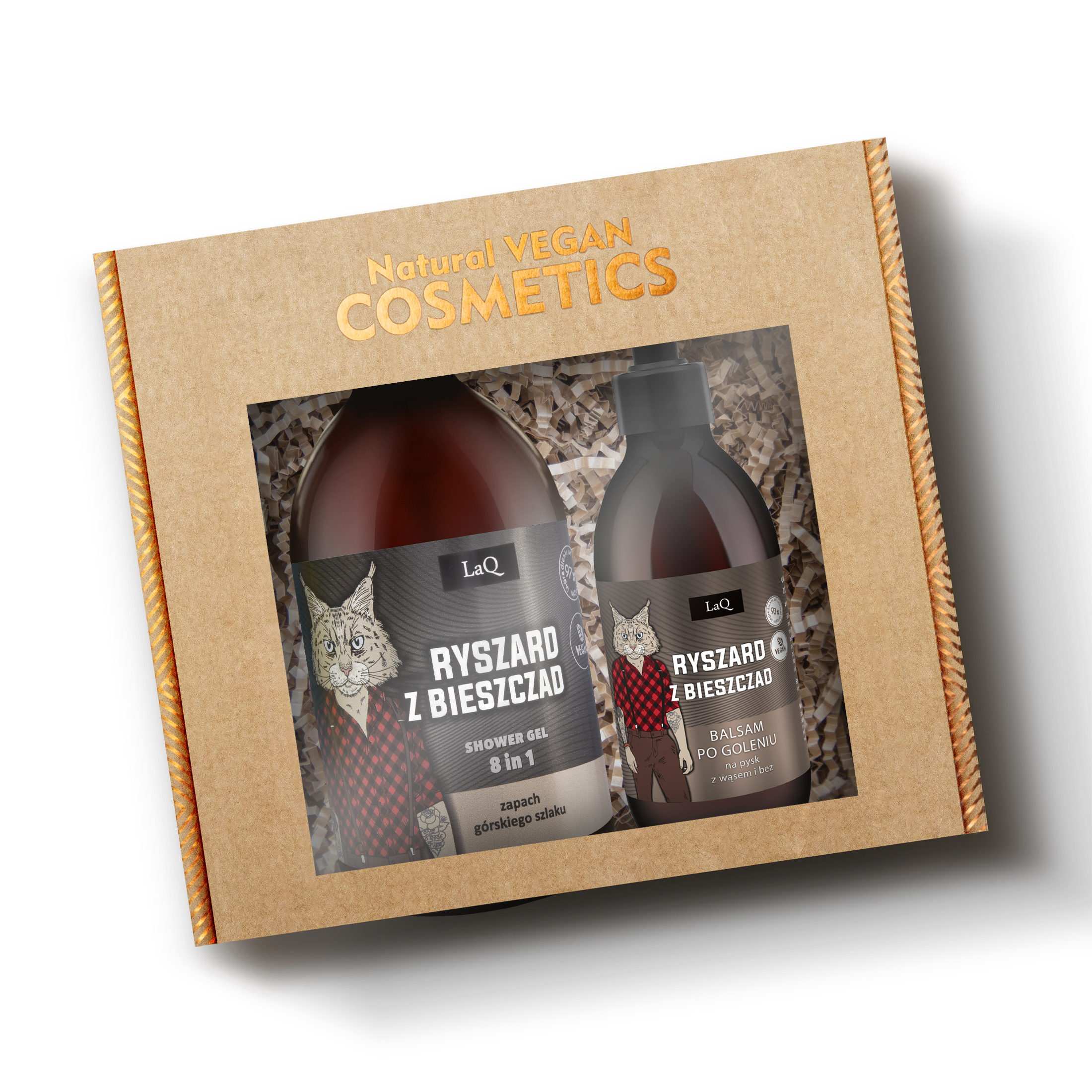 zestaw kosmetyków dla męzczyzny marki LaQ Ryszard z Bieszczad, który zawiera żel pod prysznic 500 ml w brązowej butelce z pompką oraz balsam po goleniu w butelce z pompką 150 ml, etykieta z Rysiem w czerwonej koszuli w kratę w kartoniuku prezentowym