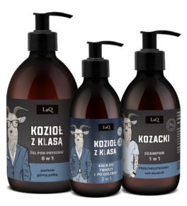 zestaw kosmetyków dla mężczyzn Kozioł z Klasą marki LaQ, zawiera żel pod prysznic w brązowej butelce z pompką 500 ml Kozioł z Klasą, krem do twarzy i po goleniu 2 w 1 w butelce z pompką 150 ml oraz Kozacki szampon do włosów w butelce z pompką 300 ml, etykieta z kozłem w garniturze
