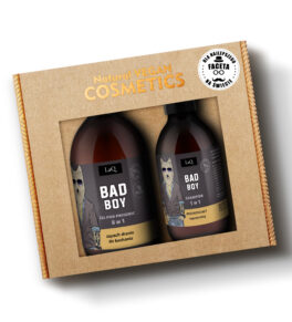 zestaw prezentowy w kartoniku z naklejką LaQ Bad Boy zawiera żel pod prysznic 500 ml oraz szampon 300 ml