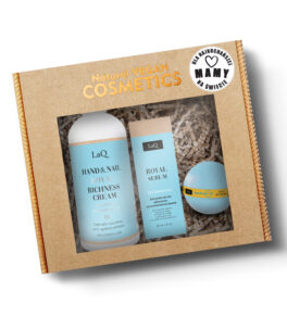 zestaw kosmetyków w kartonie prezent na dzień mamy krem do rąk serum do twarzy kula do kąpieli LaQ