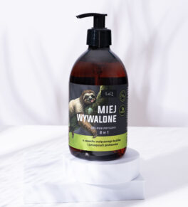 LaQ "Miej Wywalone" men's shower gel in a 500 ml brown bottle with a pump